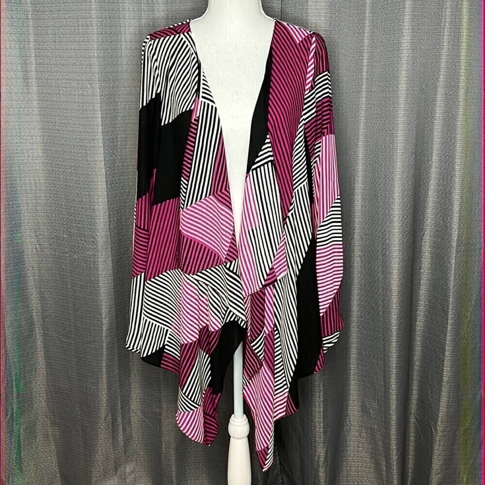 LANE BRYANT PURPLE WHITE AND BLACK OPEN FRONT COVERUP 14/16